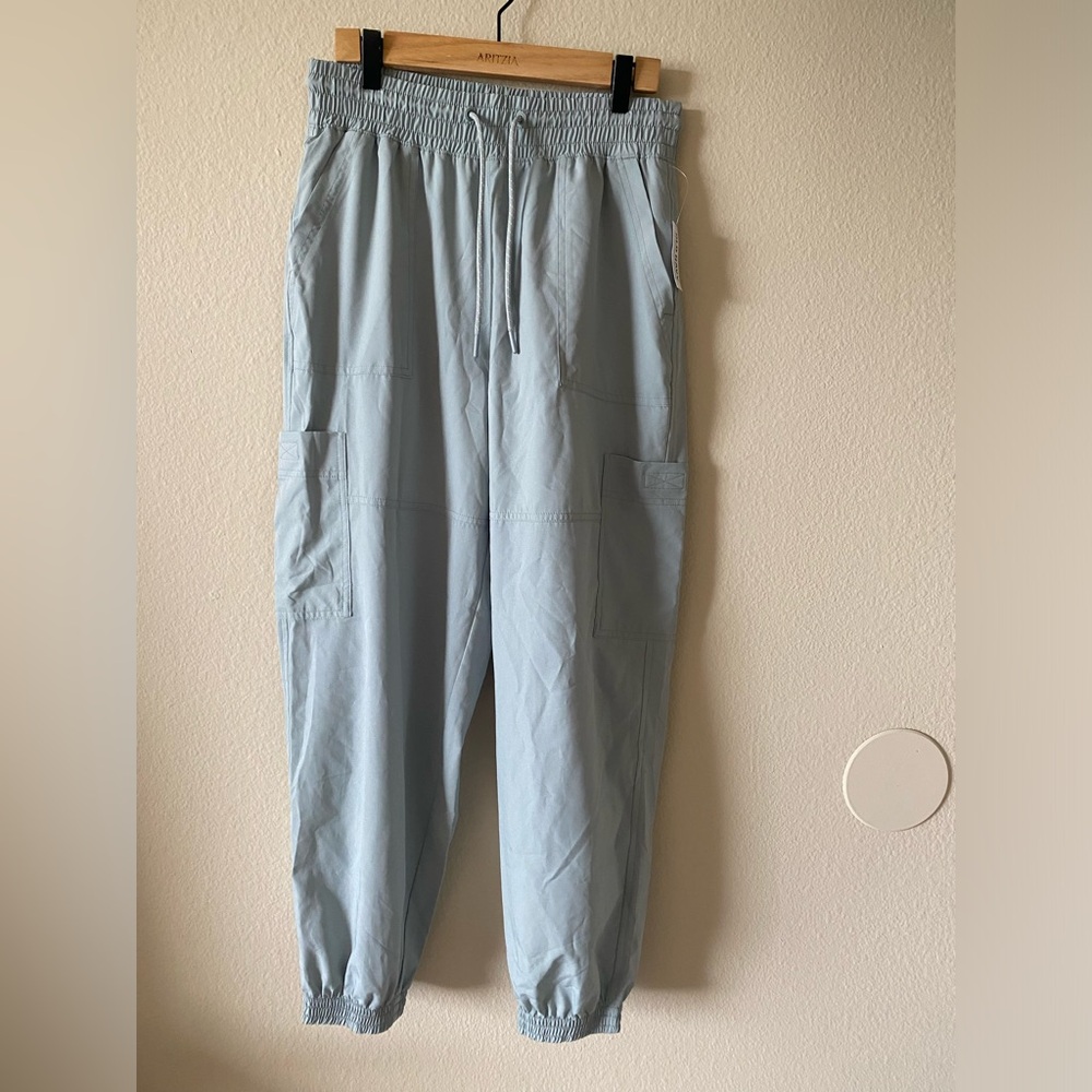 Lightweight breathable jogger pants with pockets and drawstring